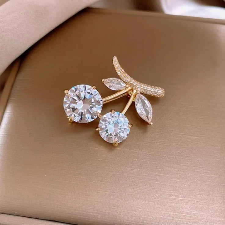 Fashion Cherry Fruit Brooch For Women Gold Alloy Rhinestone Pin Exquisite Suit Corsage Decorative Jewelry Accessories Gift