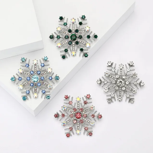 Elegante Legierung Schneeflocke Strass Brosche Für Damen Hochwertige Blumen Brustnadel Mode Schmuck Geschenk Für Weihnachten