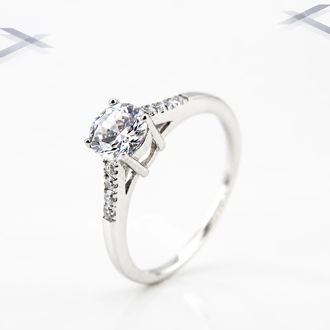 Vintage Stainless Steel Round Cut Rhinestone Solitaire Engagement Ring Silver Color Pave Side Stone Finger Ring For Women
