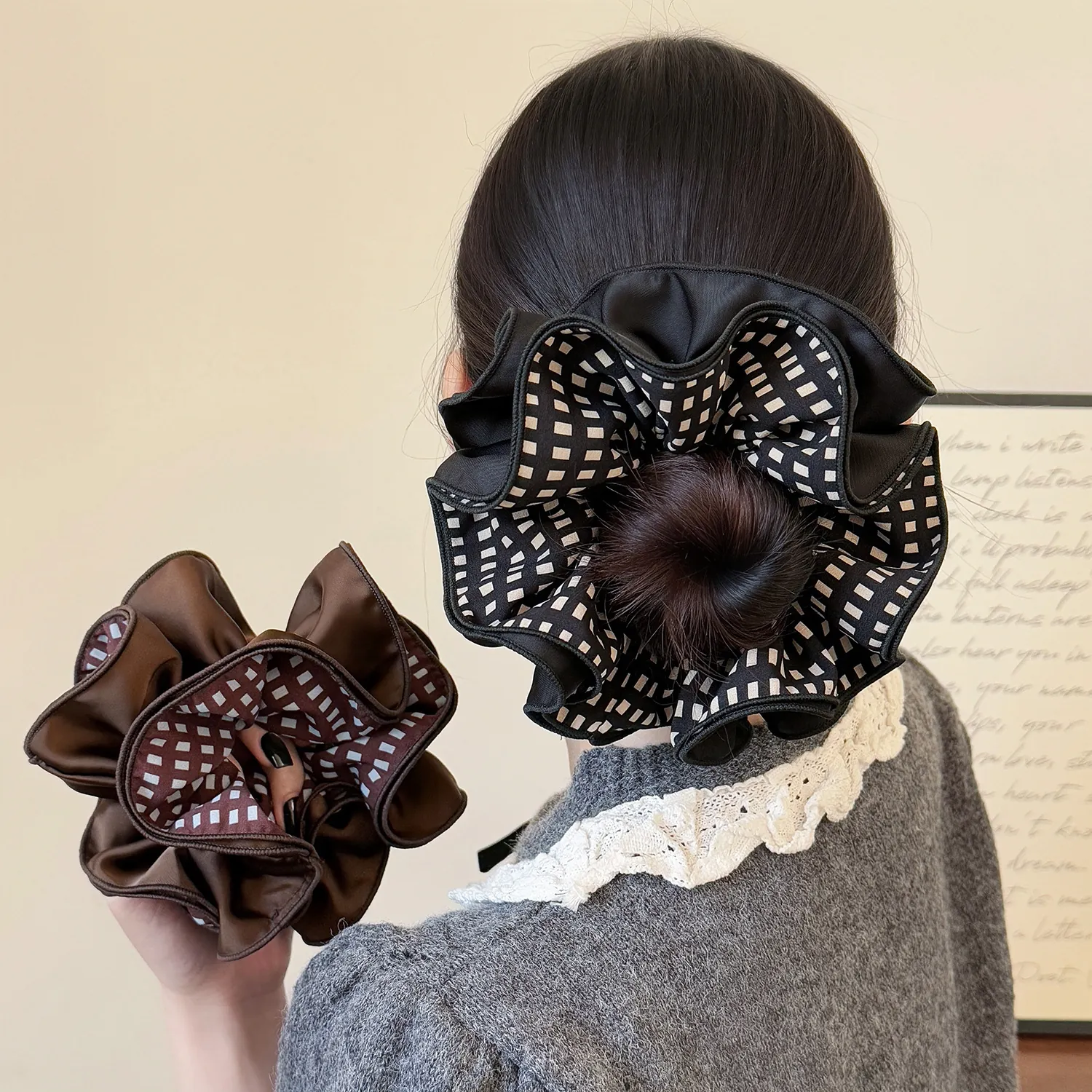 Women Large Satin Checkerboard Scrunchies Oversized Pleated Elastic Ponytail Holder Korean Style Elegant Hair Accessory