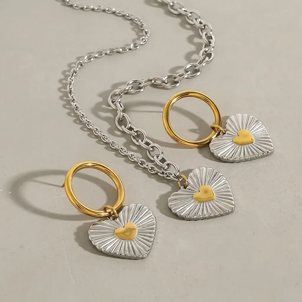 Stainless Steel Heart Jewelry Set For Women Two-Tone Radiant Texture Heart Pendant Necklace And Stud Earrings Fashion Gift