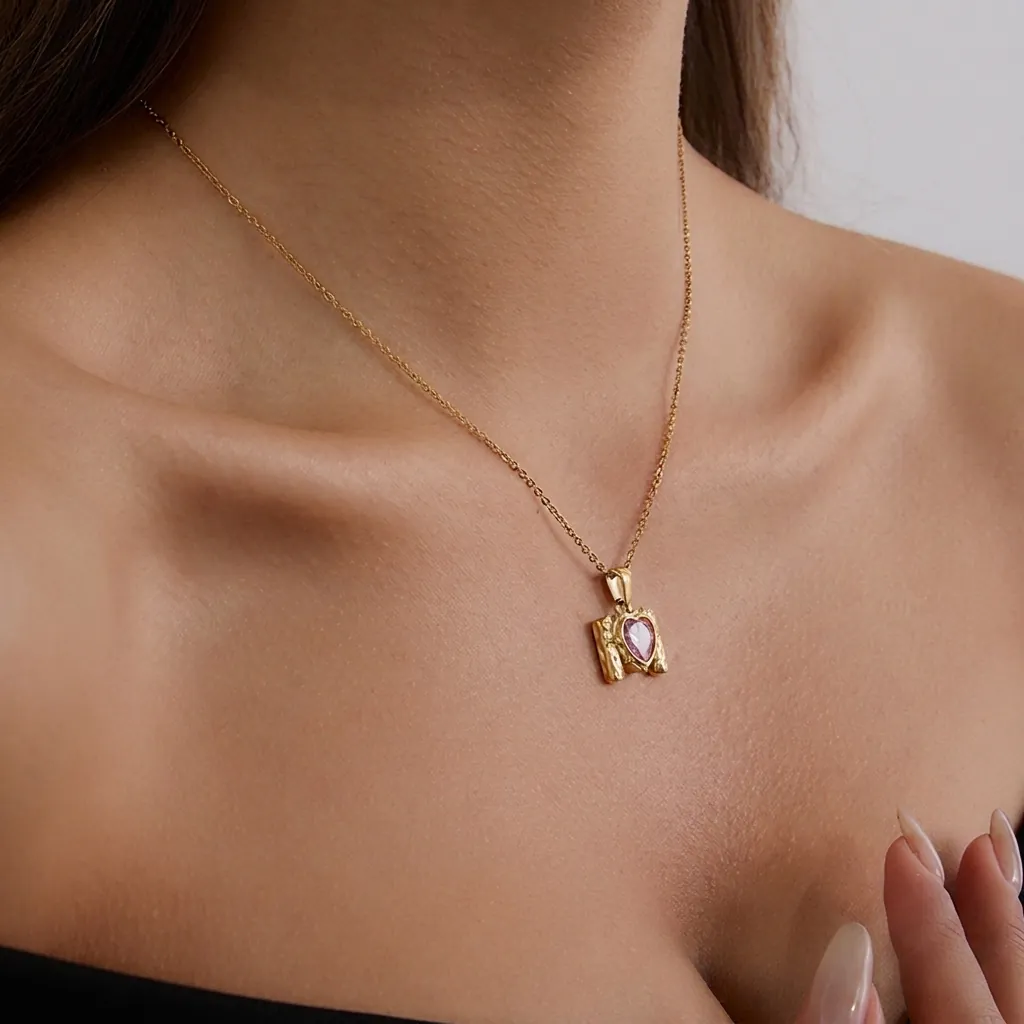 Vintage Stainless Steel Heart Pendant Necklace For Women 18K Gold Plated Pink Zirconia Hammered Texture Choker Jewelry