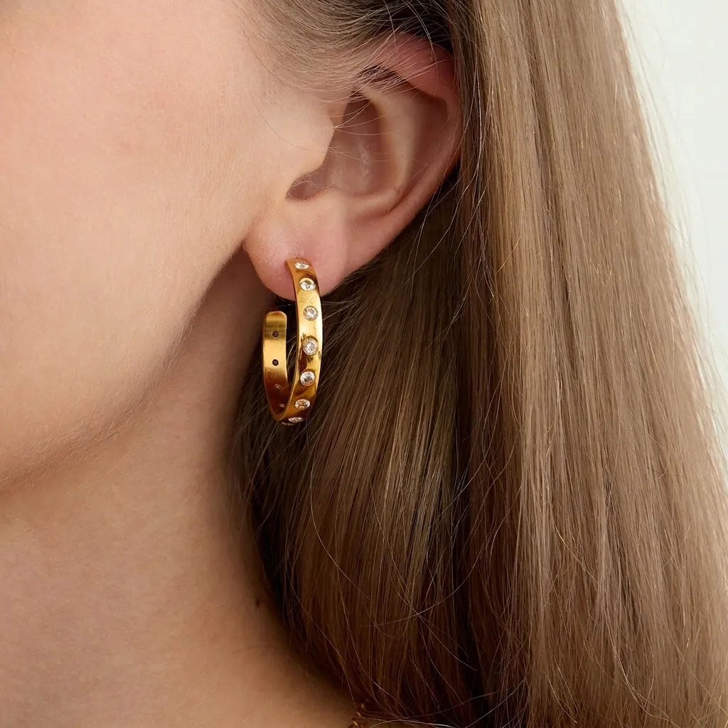 Boucles d'Oreilles Créoles en C Luxe Acier Inoxydable Zircon Géométrique Plaqué Or Style Haut de Gamme Pour Femmes Bijoux