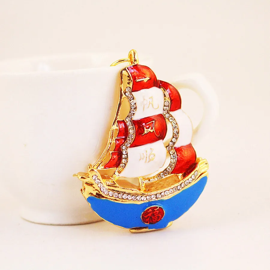 Porte-clés Voilier en Strass Mignon Alliage de Zinc Émail Bijou de Sac Bénédiction de Navigation Chanceuse Cadeau Anneau de Clé Voiture