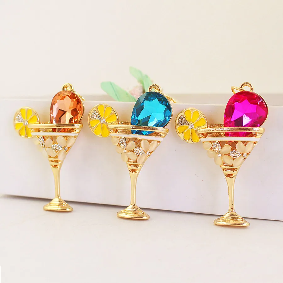 Creativo Portachiavi a Forma di Bicchiere da Cocktail Con Fetta di Limone Strass Smalto Lega di Zinco Ciondolo per Borsa Bevanda Estiva