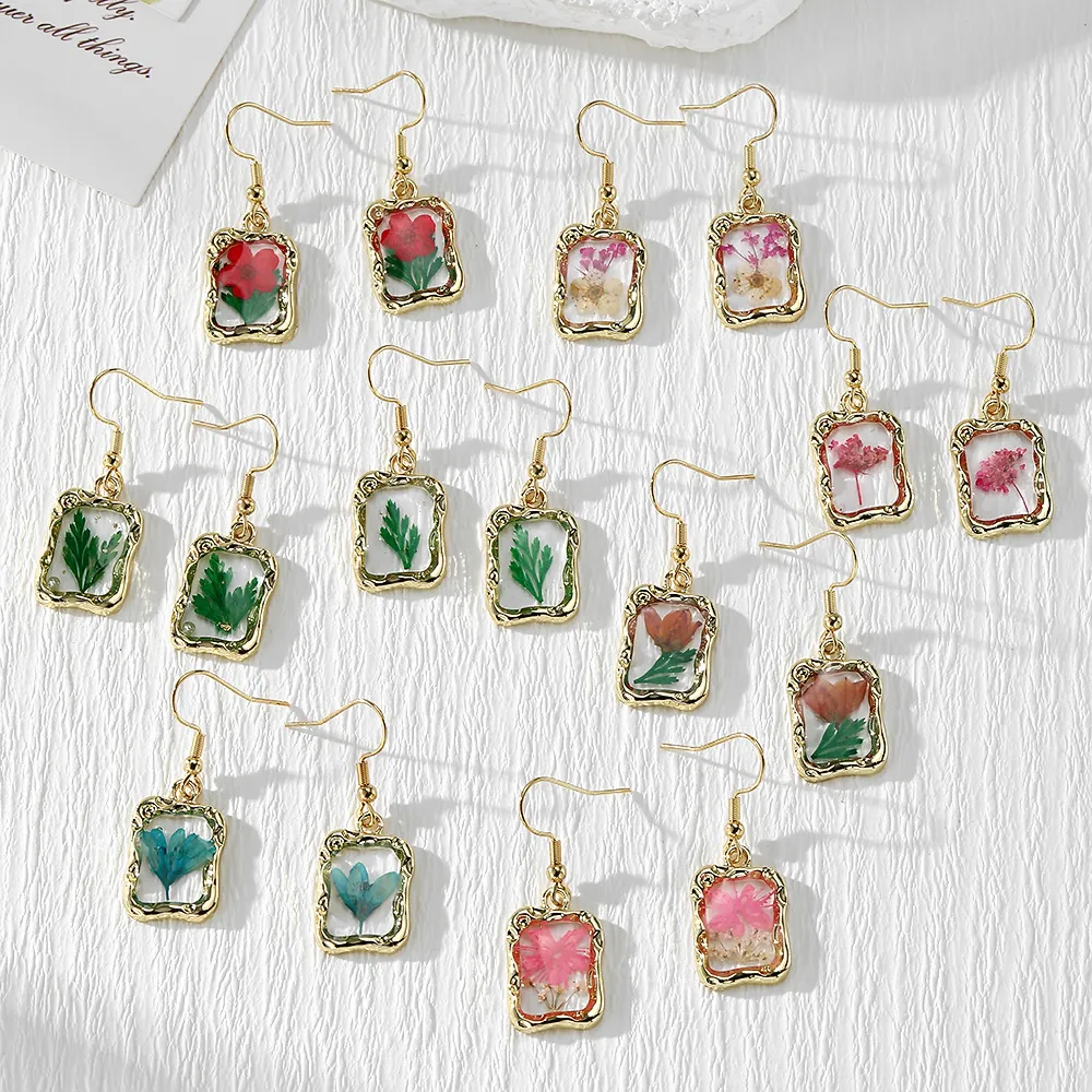 Handmade Natural Dried Flower Resin Drop Earrings For Women Stainless Steel Hook Boho Botanical Floral Dangle Earrings