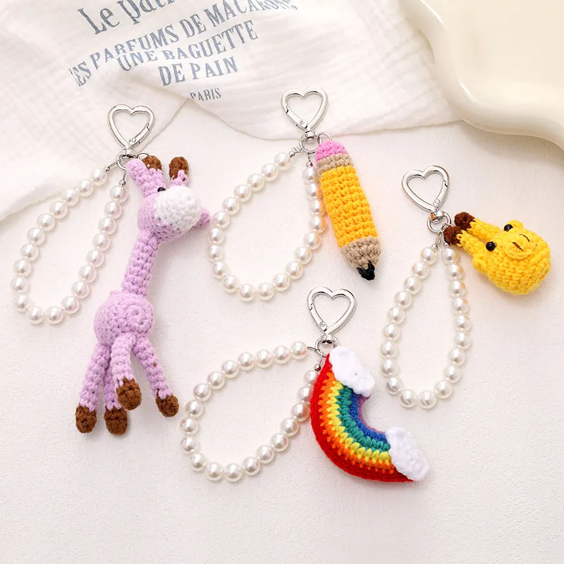 Handgemachte Häkeln Giraffe Regenbogen Bleistift Tasche Anhänger Kunstperlenkette Herzschnalle Süße Cartoon Schlüsselanhänger