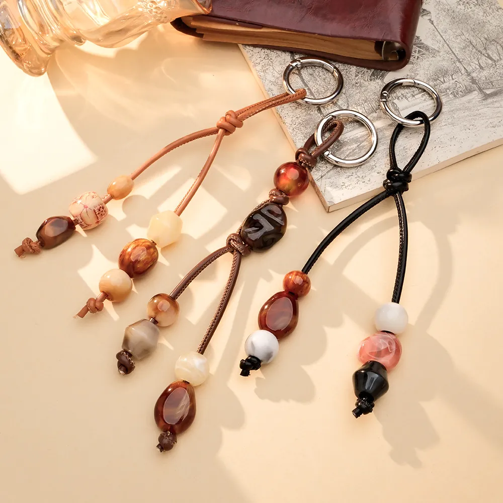 Vintage Hand Woven Leather Rope Beaded Pendant Bohemian Style Acrylic Resin Bag Charm Keychain For Women Fashion Accessory