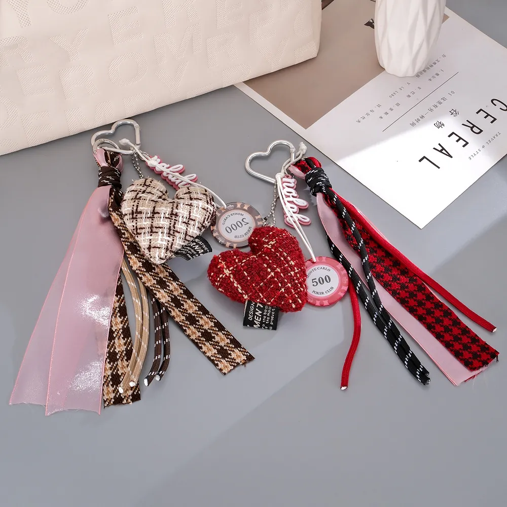 Vintage Plaid Tweed Heart Bag Charm With Bow Ribbon Poker Chip Pendant Fashion Fabric Keychain For Women Handbag Decor