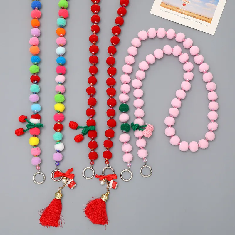 Lanière de Téléphone en Perles Faite à la Main avec Boules en Peluche Cerise Bandoulière de Sac avec Gland pour Femmes