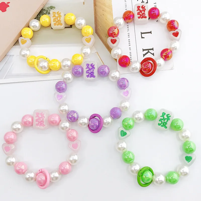 Chaîne de Téléphone à Künstliche Perles Caractère Mahjong Fortune Bracelet Künstliche Perle Acrylique Cœur Étoile Breloques Cordon de Téléphone Femme