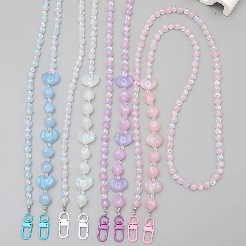 Lanière de Téléphone Bandoulière Lumineuse Nuit Étoilée avec Perles en Cœur pour Femmes Chaîne Décorative en Résine Douce