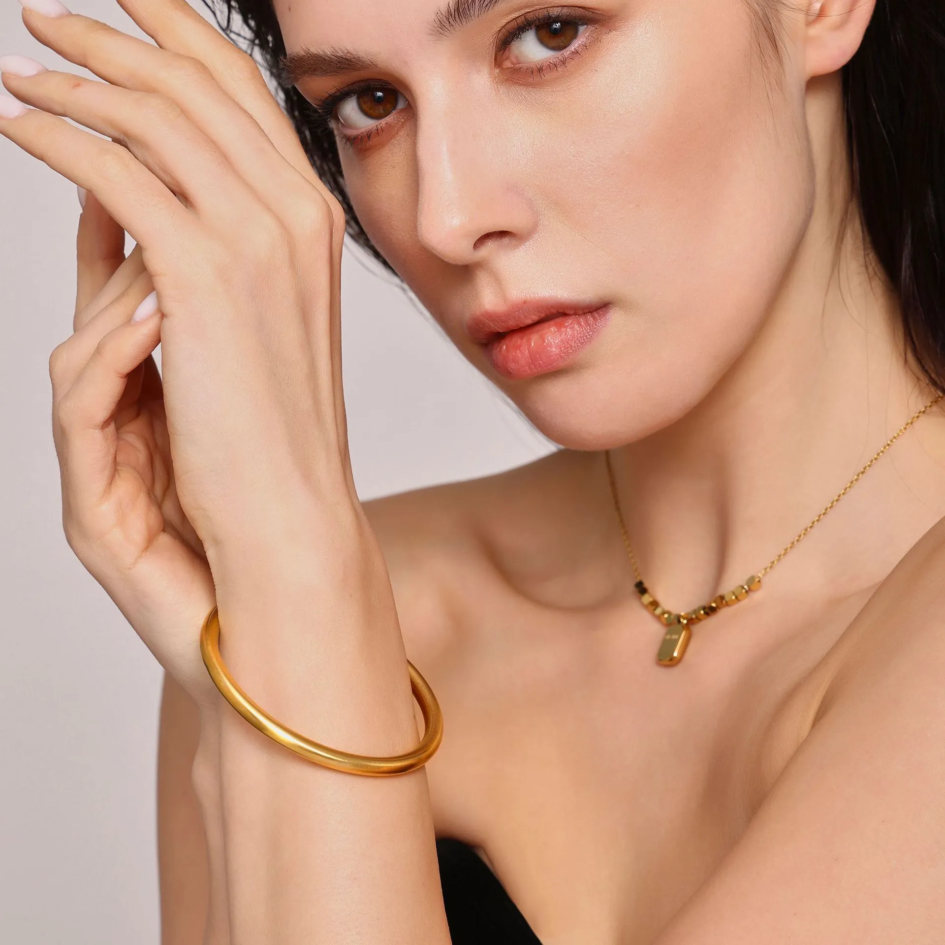 Minimalist Stainless Steel Plain Bangle Bracelet For Women 18K Gold Plated Simple Round Geometric Bracelet Daily Jewelry