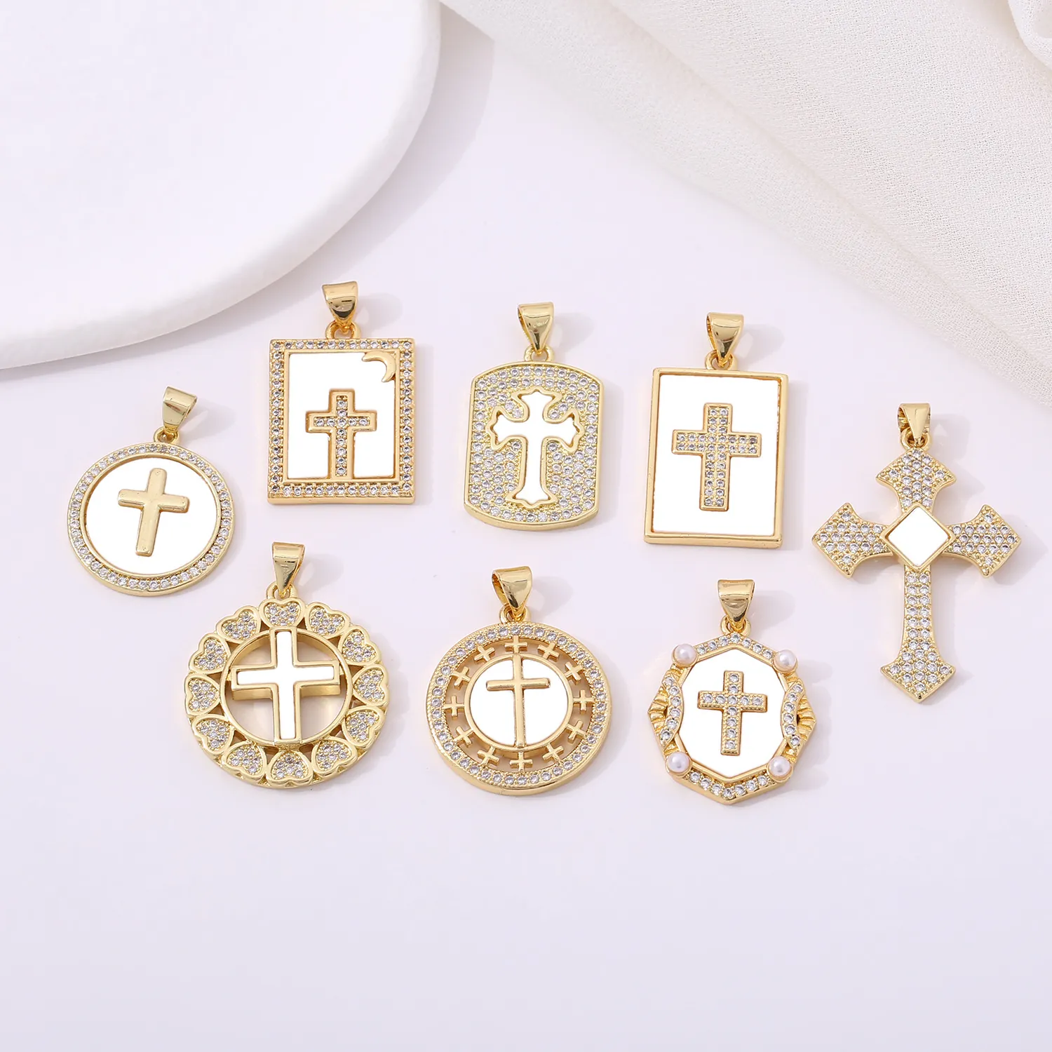 Collar Con Colgante de Cruz de Cobre Bañado en Oro Retro Con Incrustación de Zirconia Y Nácar Joyería Religiosa Para Mujeres Hombres