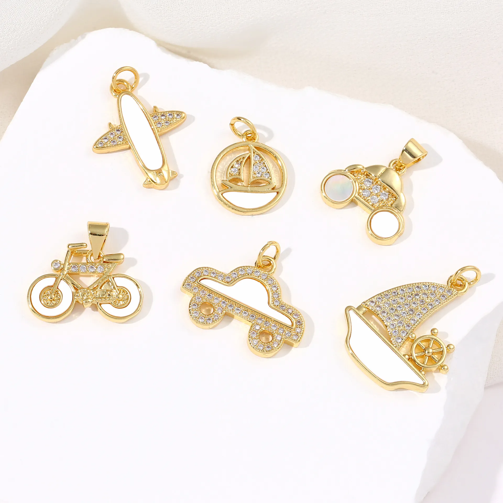 Collier Pendentif Transport en Cuivre Vintage avec Coquillage et Strass pour Femme Voiture Avion Voilier Vélo Bijoux