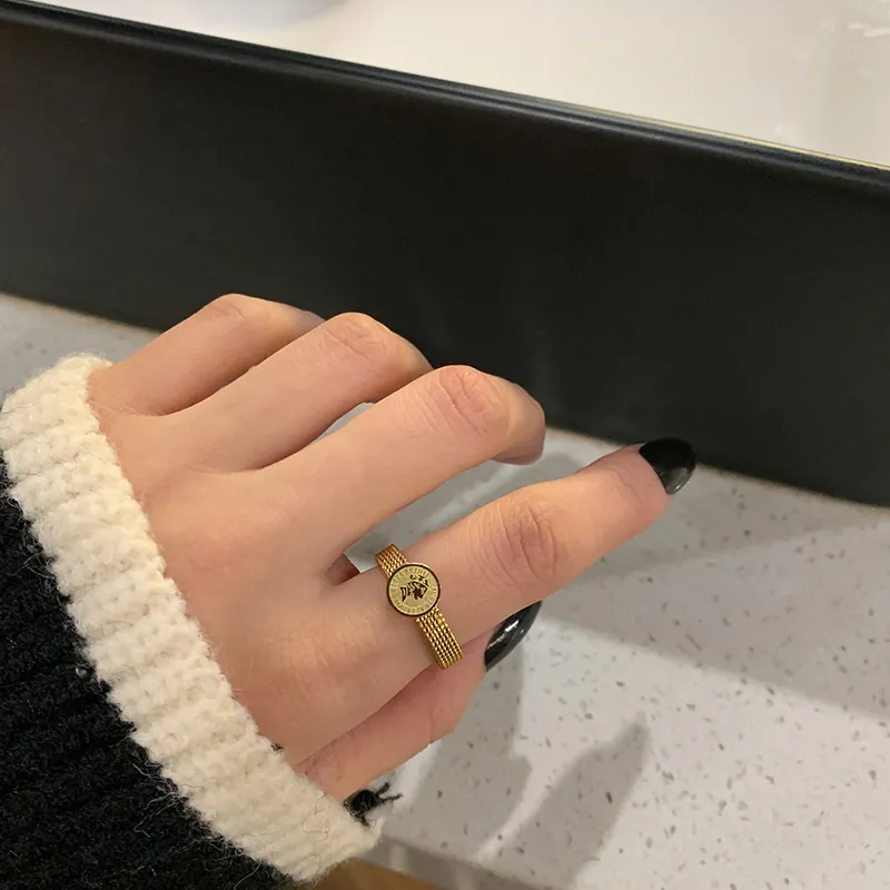Vintage Queen Portrait Coin Ring Gold Plated Stainless Steel Mesh Woven Band Retro Finger Jewelry For Women Waterproof