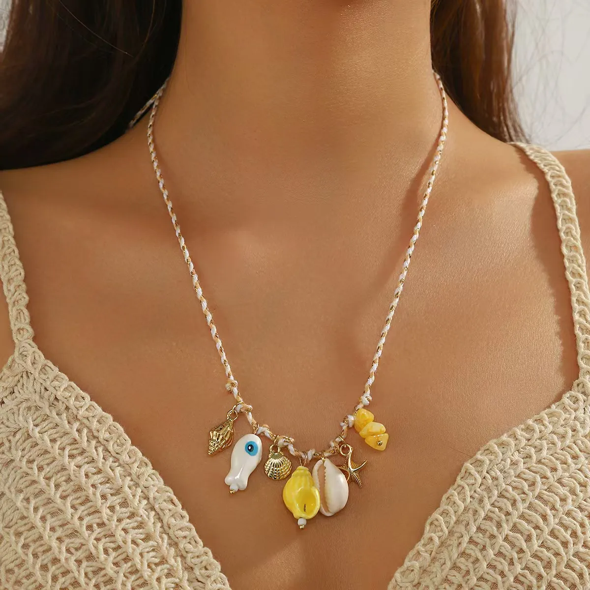 Collana con Pendente a Forma di Pesce in Ceramica e Conchiglia Oceanica Bohémien Corda Intrecciata Gioielli da Spiaggia Donna