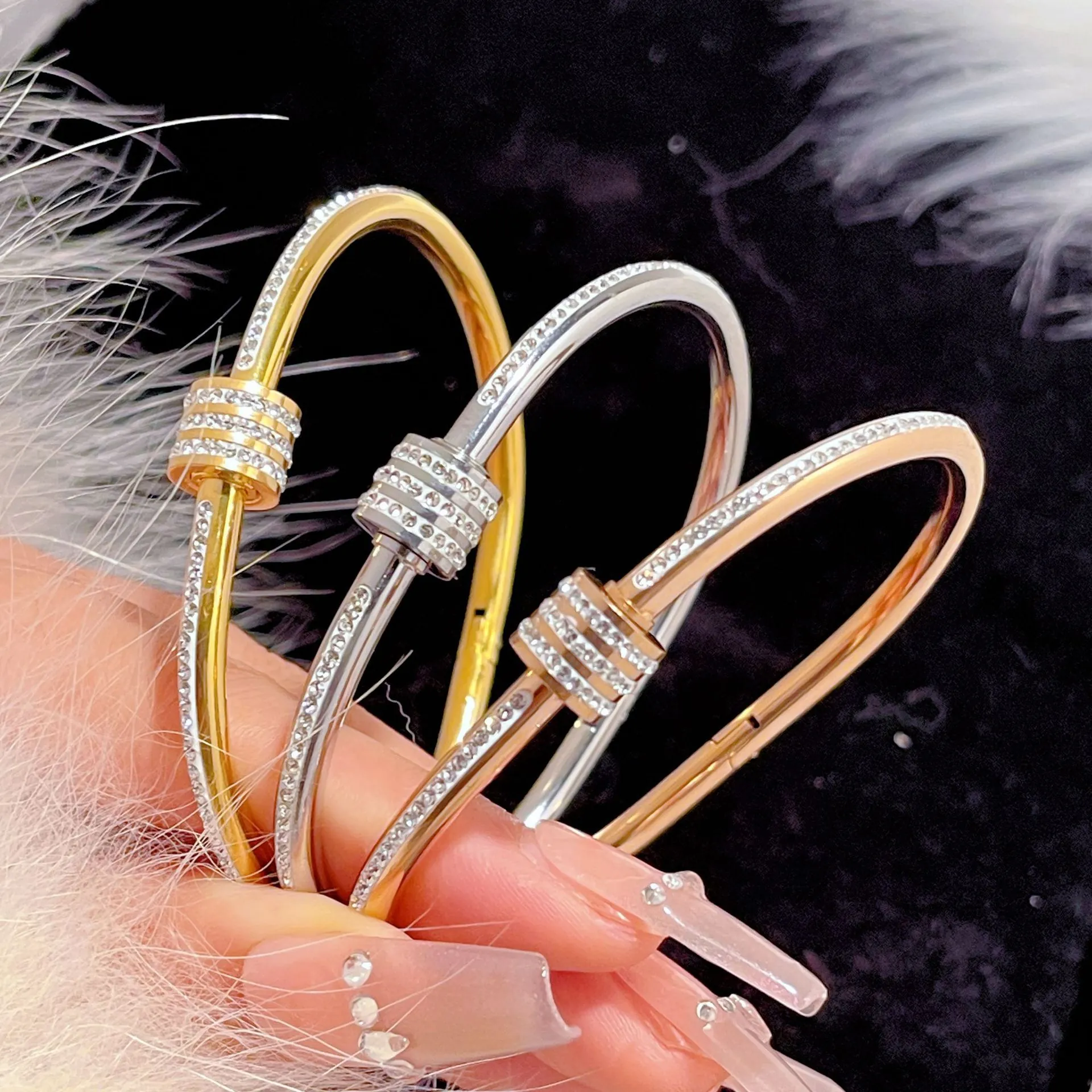 Bracciale Rigido Lussuoso in Acciaio Inossidabile 316L per Donna Con Intarsio di Zirconia Completa Anello Scorrevole Mobile Gioielli Ipoallergenici