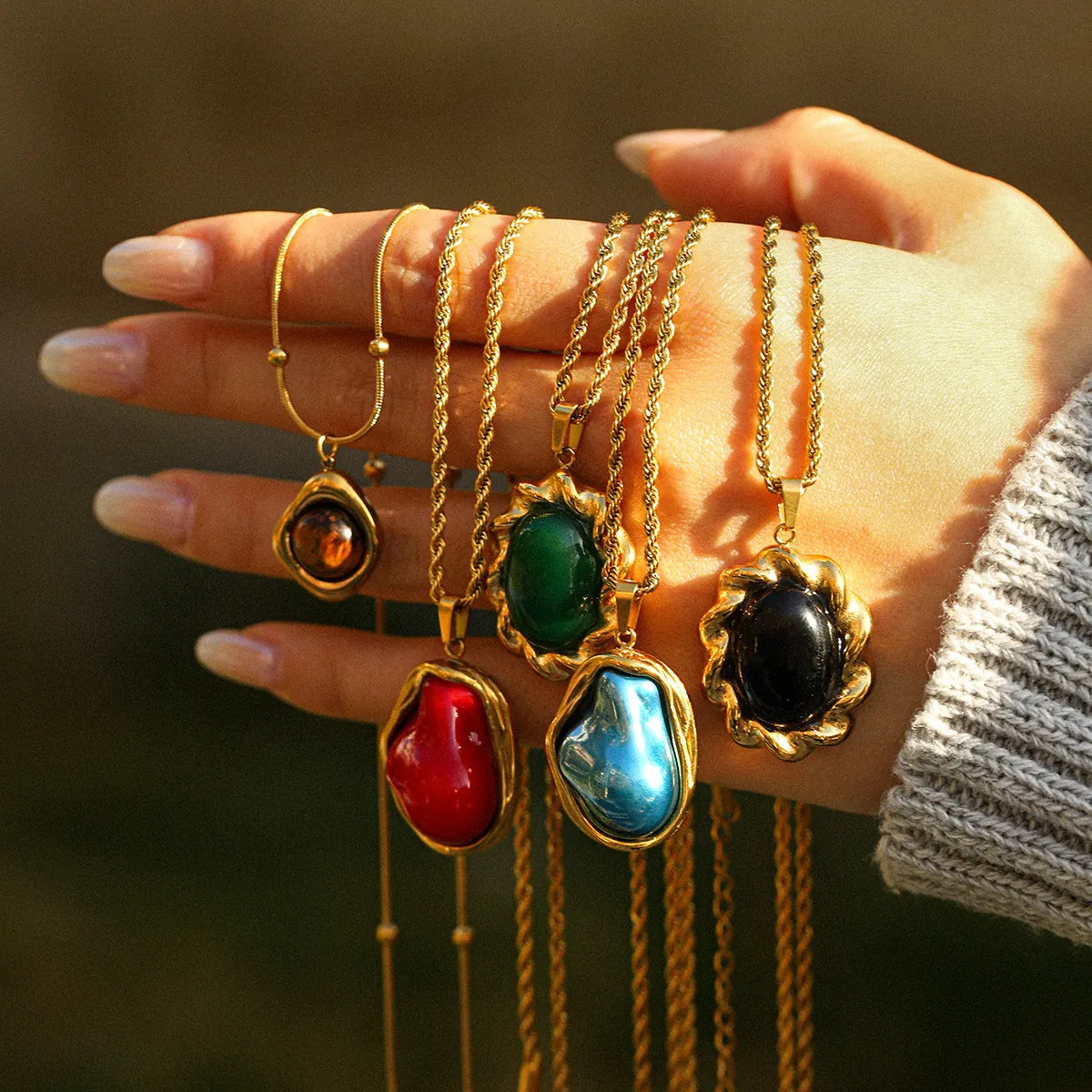 Collier Pendentif en Acier Inoxydable Vintage pour Femme Rétro Géométrique Carré Ovale Pierre Gemme Fausse Künstliche Perle Bijoux Cadeau