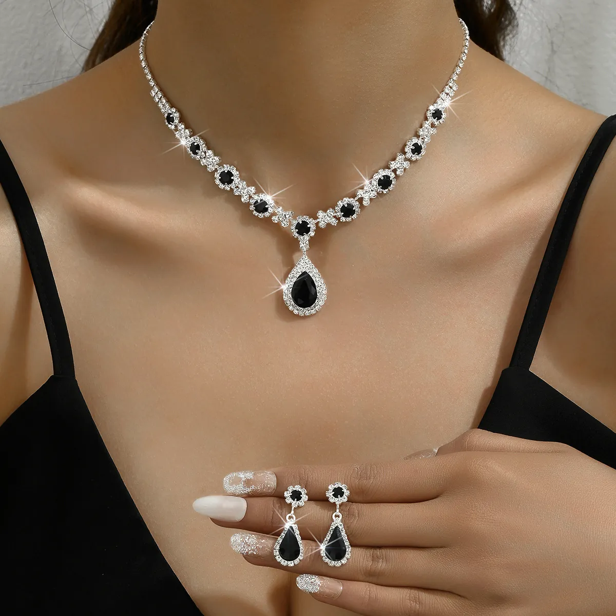Luxury Copper Rhinestone Water Drop Jewelry Set For Women Wedding Party Vintage Teardrop Necklace And Earrings Set