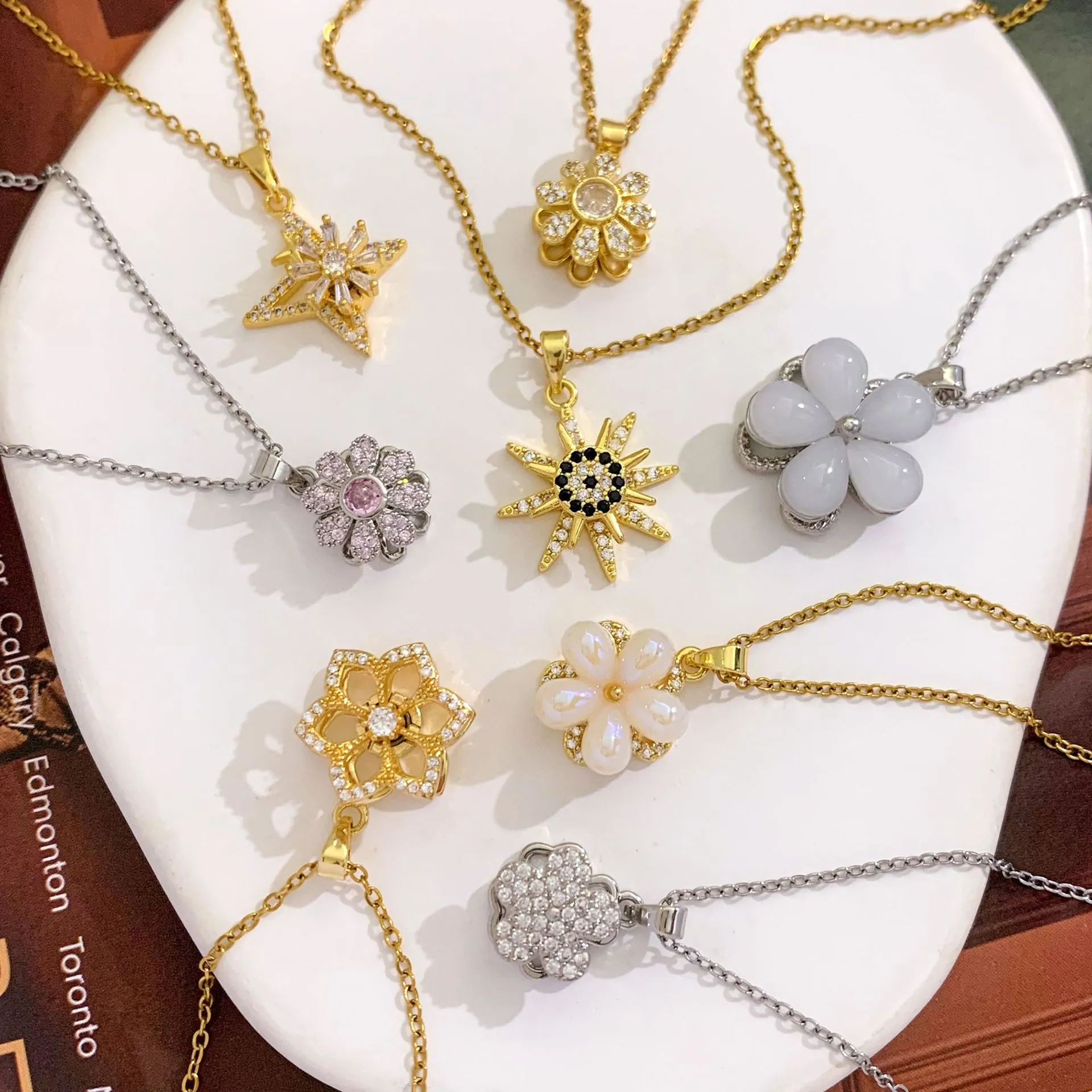 Rotierende Blumen Halskette Damen Kupfer Vergoldet Versilbert Zirkonia Sonnenblume Stern Kleeblatt Schlüsselbein Kette Schmuck