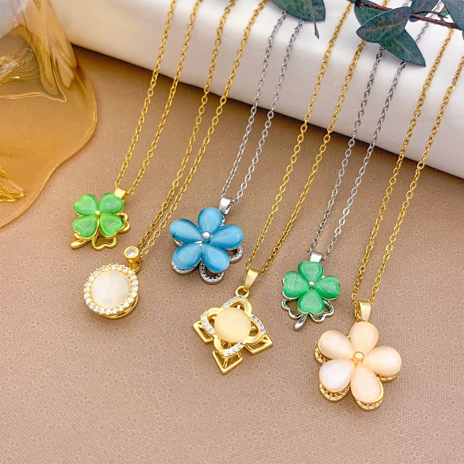 Fashion Rotating Cat's Eye Flower Necklace For Women Titanium Steel Real Gold Plated Clover Petal Pendant Zirconia Jewelry