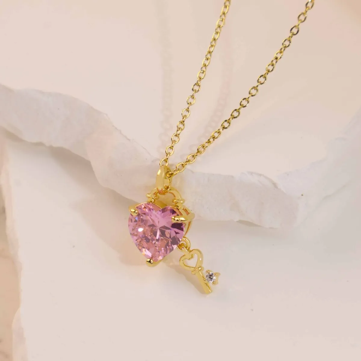 Gold Plated Stainless Steel Heart Pink Zirconia Pendant Necklace With Copper Key Charm Fashion Jewelry For Women Gift