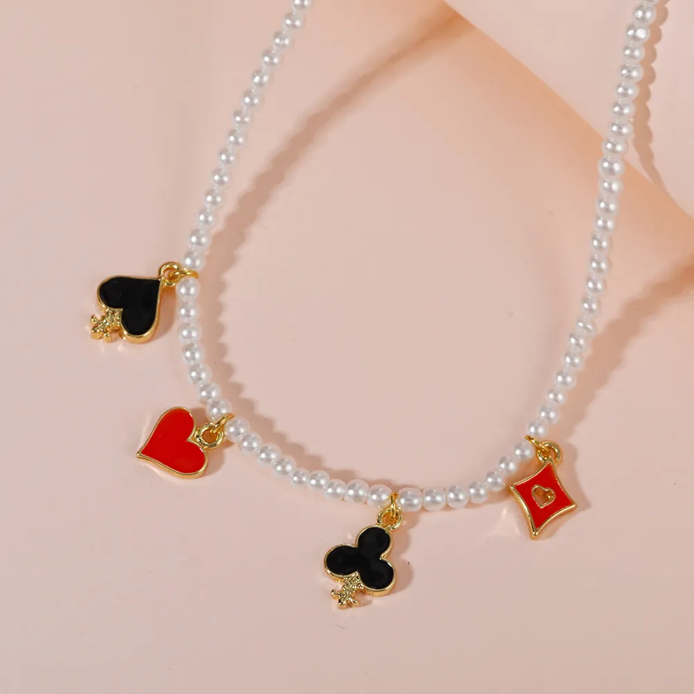 Collar de Perlas Artificiales de Imitación de Moda para Mujer Con Colgantes de Esmalte de Naipes Aleación Chapada en Oro Joyería de Póquer Picas Corazones Tréboles Diamantes