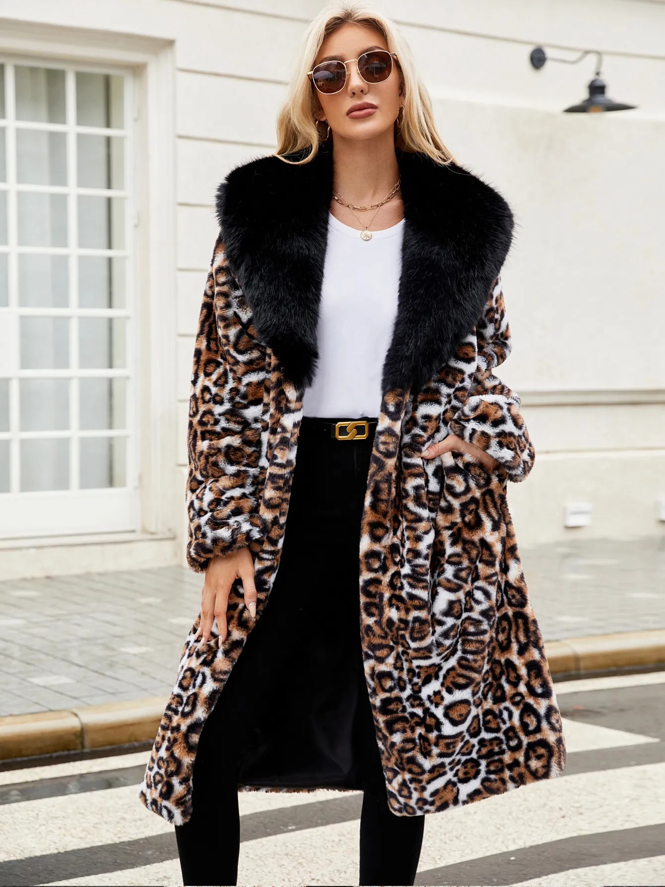 Manteau en Fausse Fourrure pour Femmes Motif Léopard Manches Longues Veste d'Hiver Avec Col en Fourrure Noire Élégante