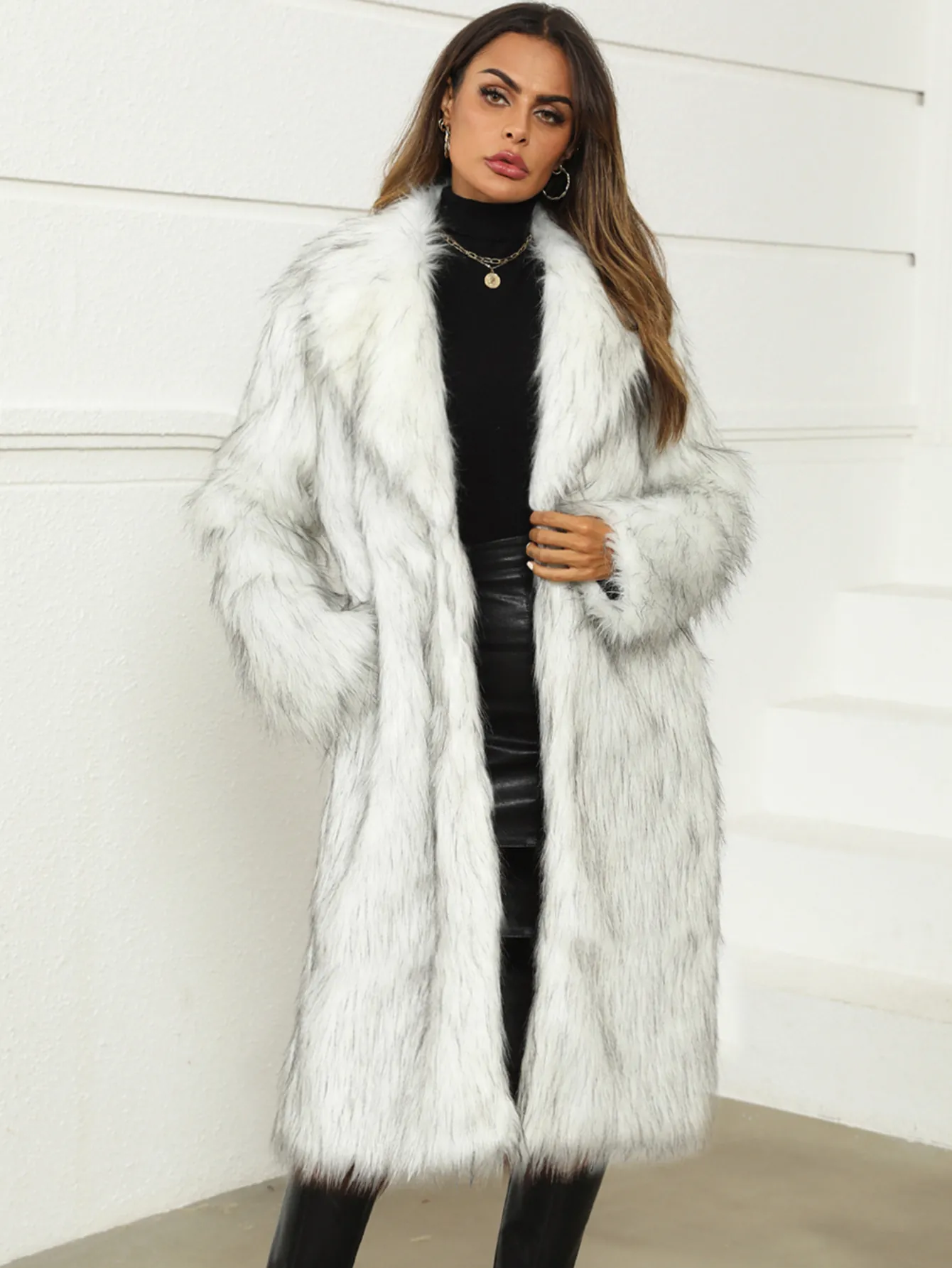 Women's Faux Fur Long Coat Winter Warm Large Lapel Artificial Fur Jacket Thick Overcoat With Pockets Elegant Outerwear