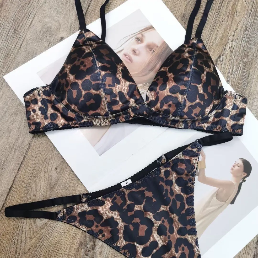 Soutien-gorge et Culotte en Satin Style Français pour Femmes Sans Armature Bonnet Triangle Sans Couture Imprimé Léopard Lingerie Sexy
