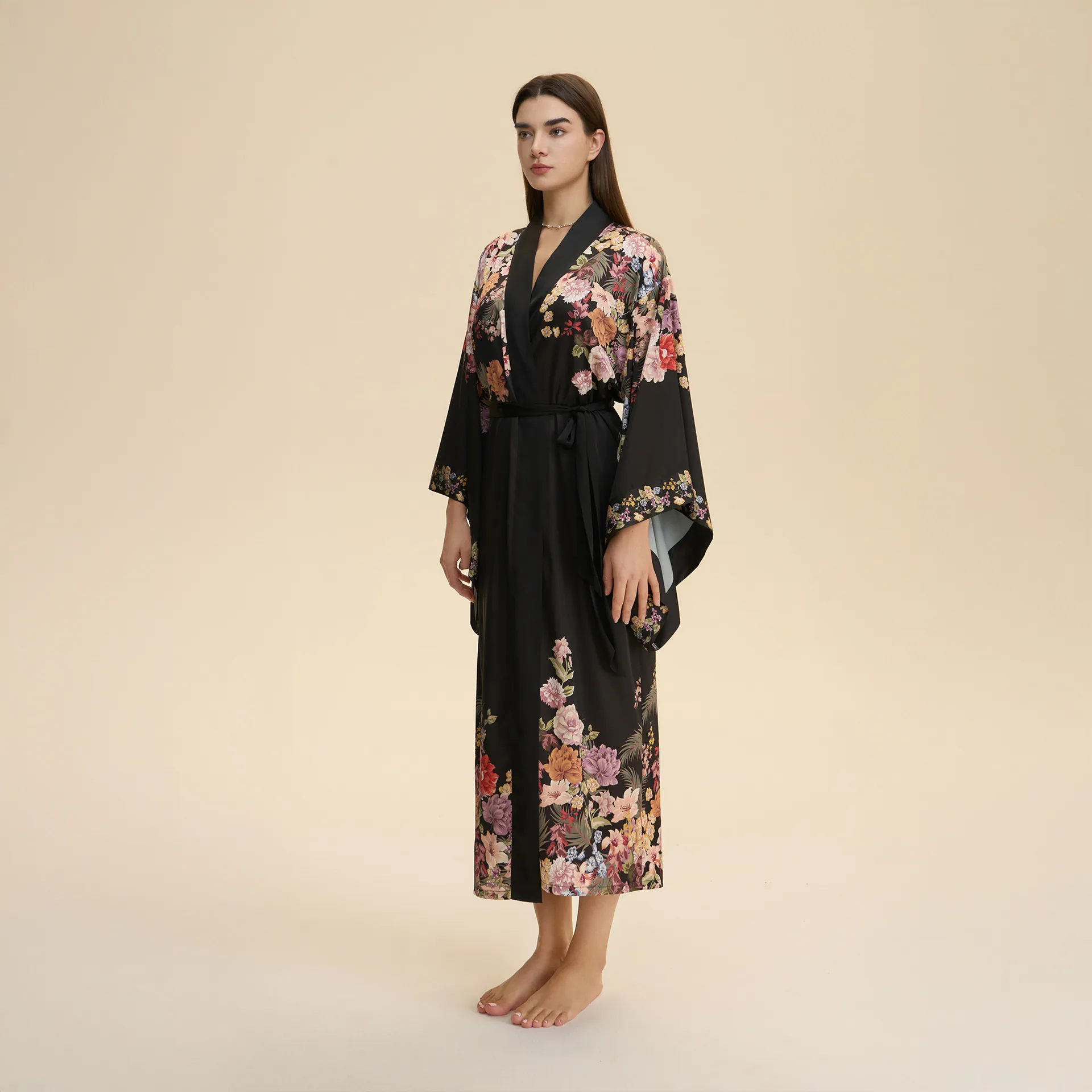 Peignoir Kimono Élégant en Satin Imprimé Floral pour Femme Manches Longues Col en V Chemise de Nuit avec Ceinture Loungewear