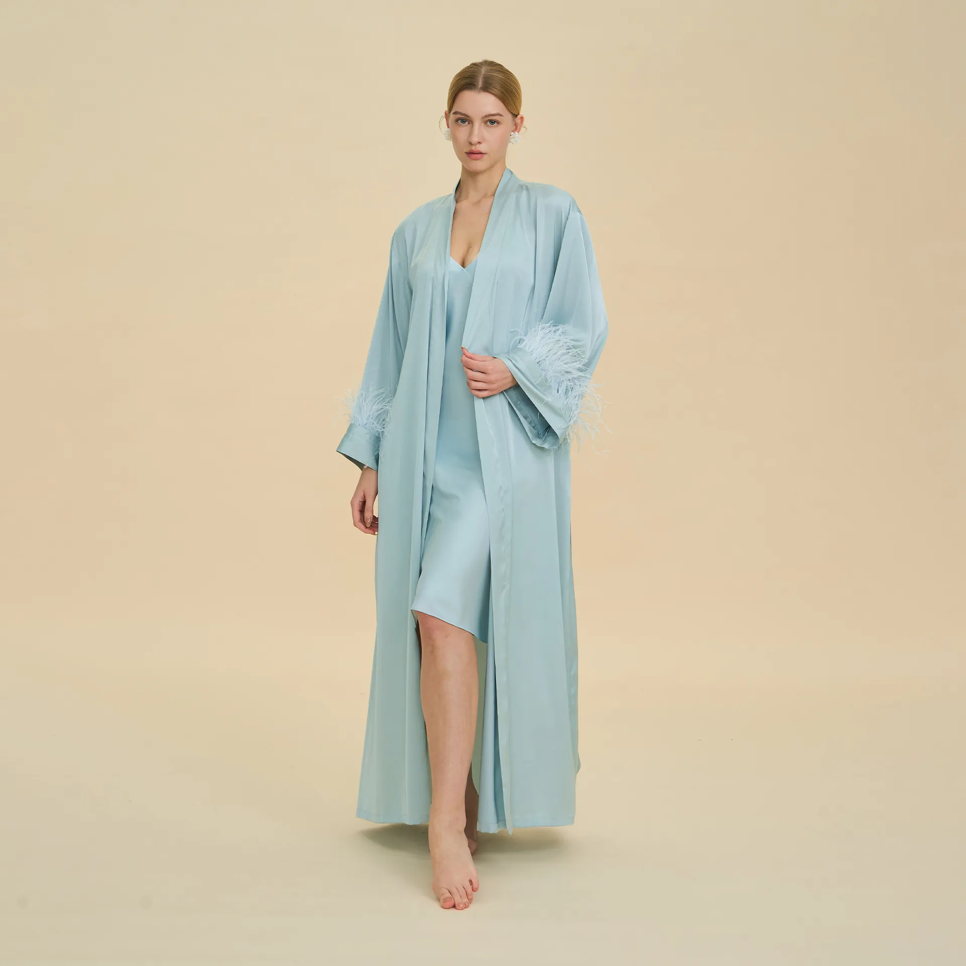 Luxurious Satin Long Robe And Nightdress With Feather Cuffs For Women V-Neck Silk Texture Sleepwear Bathrobe Bridesmaid Lounge