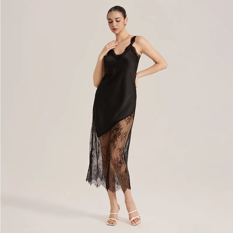 Nuisette Sexy en Satin pour Femmes Patchwork de Dentelle Ourlet Asymétrique Col en V Sans Manches Robe Longue Élégante