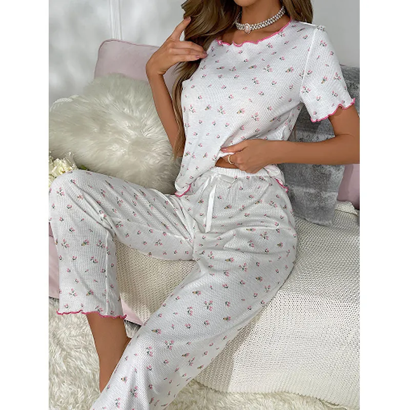 Ensemble de Pyjama Floral Doux pour Femmes Col Rond Top And Bottom Bordure à Volants Texture Gaufre Vêtements de Nuit