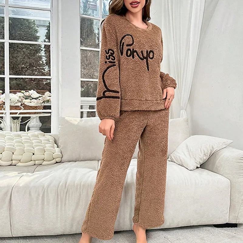 Ensemble Pyjama en Polaire Polyester Pelucheux pour Femmes Brun Café Col Rond Manches Longues Top And Bottom Ensemble Homewear Lettres Imprimées Pyjama Chaud d'Hiver