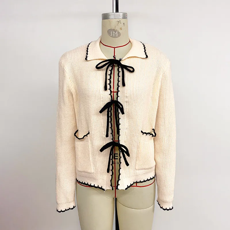 Cardigan en Tricot Doux pour Femmes avec Bord Festonné Nœud Papillon Revers Manches Longues Pull Ample avec Poches