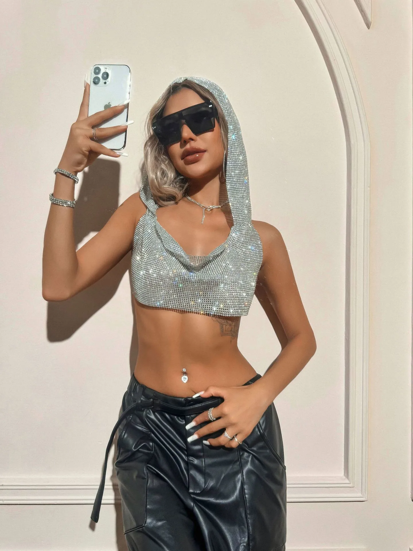 Débardeur Sexy à Capuche en Strass pour Femmes Maille Métallique Dos Nu Crop Top Scintillant Party Clubwear Camisole pour Boîte de Nuit Performance