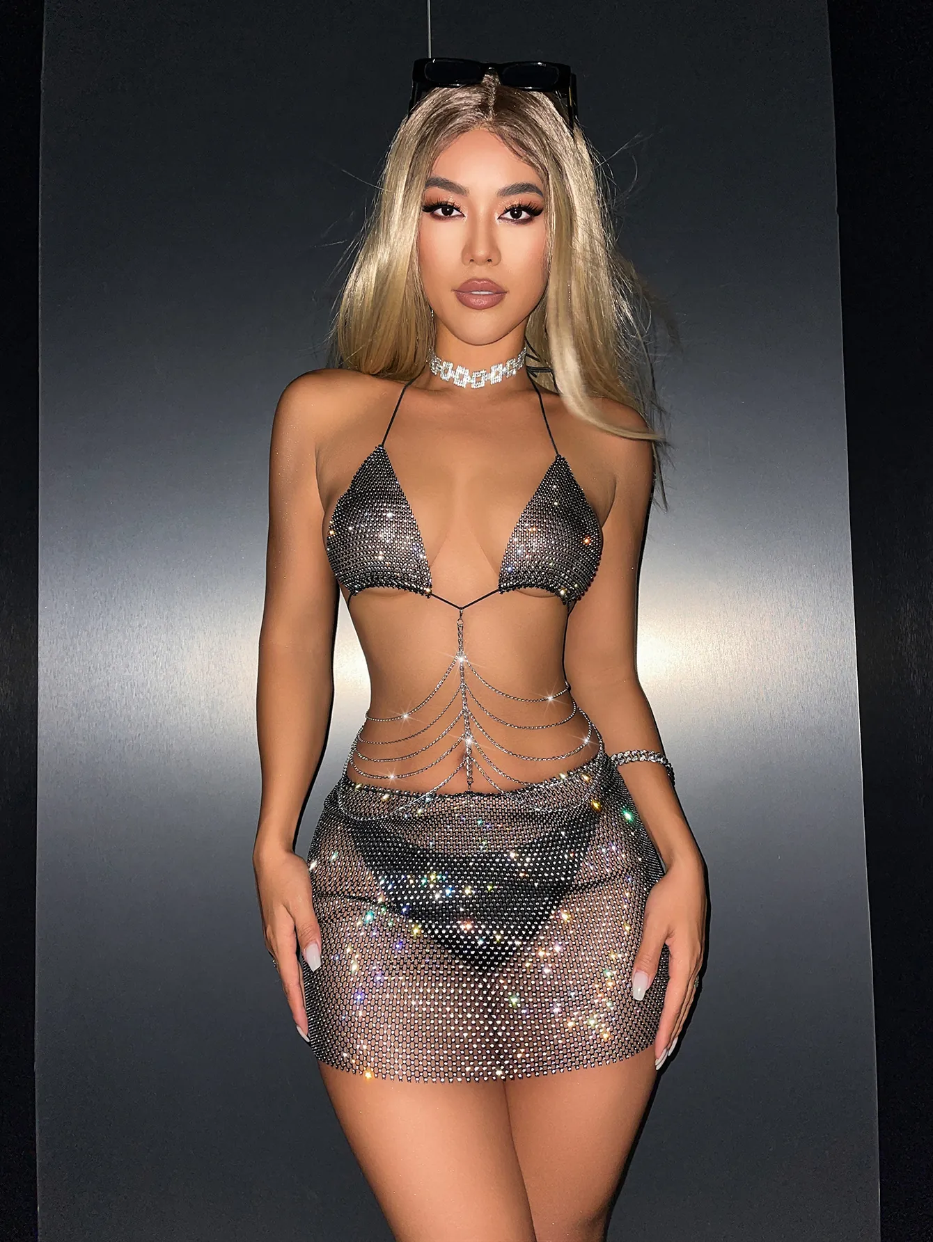 Ensemble Top And Bottom Bikini Sexy Halter Strass Chaîne Métallique de Boîte de Nuit Mini Jupe Étincelante Robe de Fête Femme