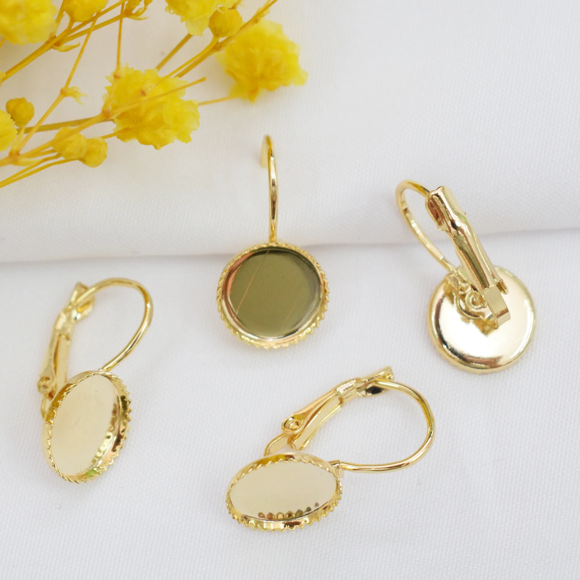 Messing 14K Gold Filled Klappbügel Ohrringhaken Mit Runder Leerer Tablettbasis DIY Ohrringe Zubehör Für Die Schmuckherstellung