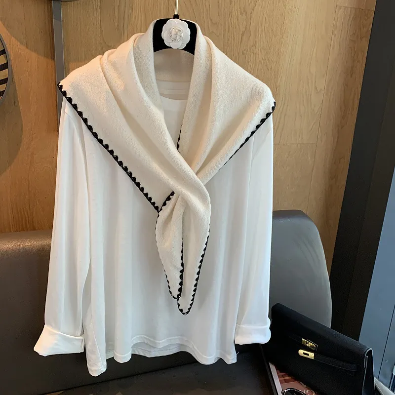 Châle Triangulaire en Pure Laine pour Femmes Couleur Unie Bord Festonné Petit Foulard Tricoté Chaud Élégant pour Printemps Automne