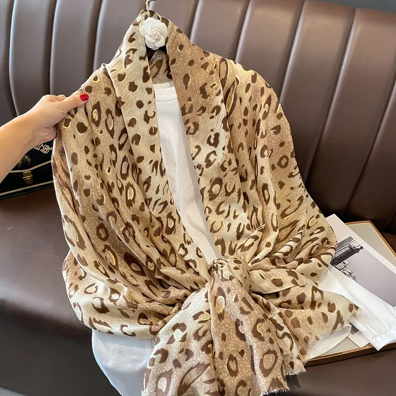 Écharpe Imprimé Léopard Pour Femmes Avec Marquage à Chaud Or Châle Long Vintage Bords Effilochés Écharpe Chaude Hiver