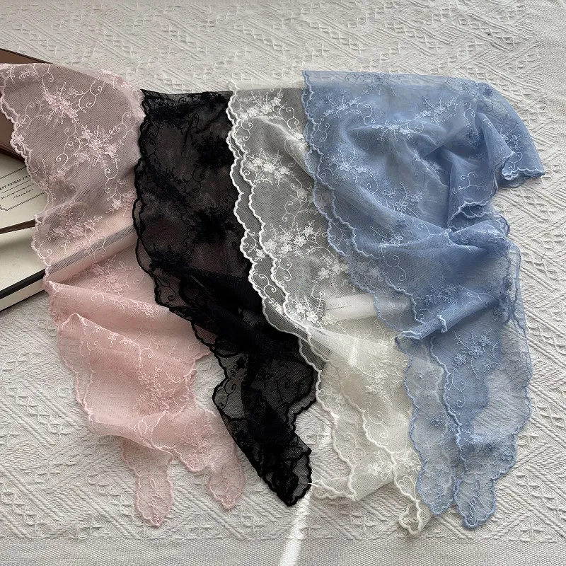 Femmes Douce Pastorale Coton Dentelle Fleur Broderie Triangle Foulard Bordure Festonnée Évidé Bandeau Pour Vacances Plage