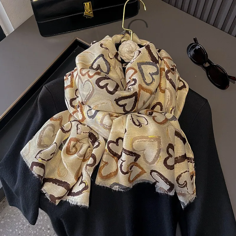 Vintage Oil Painting Style Big Heart Print Scarf For Women Polyester Shawl Wraps With Tassel Raw Edge Autumn Winter Fashion Accessory