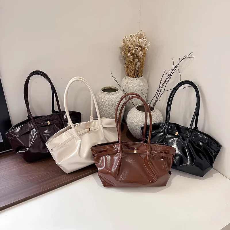 Sac à Épaule en Cuir PU Brillant Rétro pour Femmes Urbain Simple Sac Seau Sous l'Aisselle Avec Boucle Dorée Grande Capacité Tote