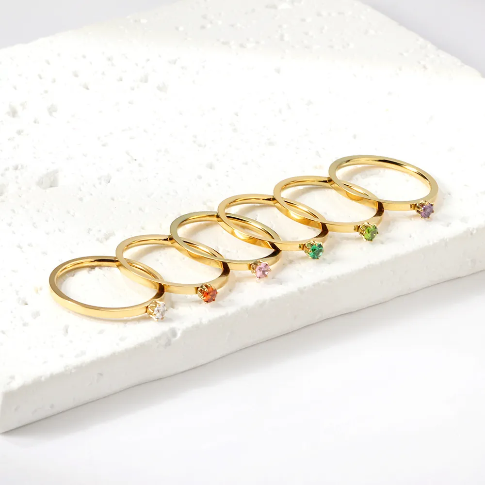 Anello Minimalista in Acciaio Inossidabile Placcato Oro 18K per Donna Moda Rotondo Singolo Zirconia Fascia Gioielli Regalo