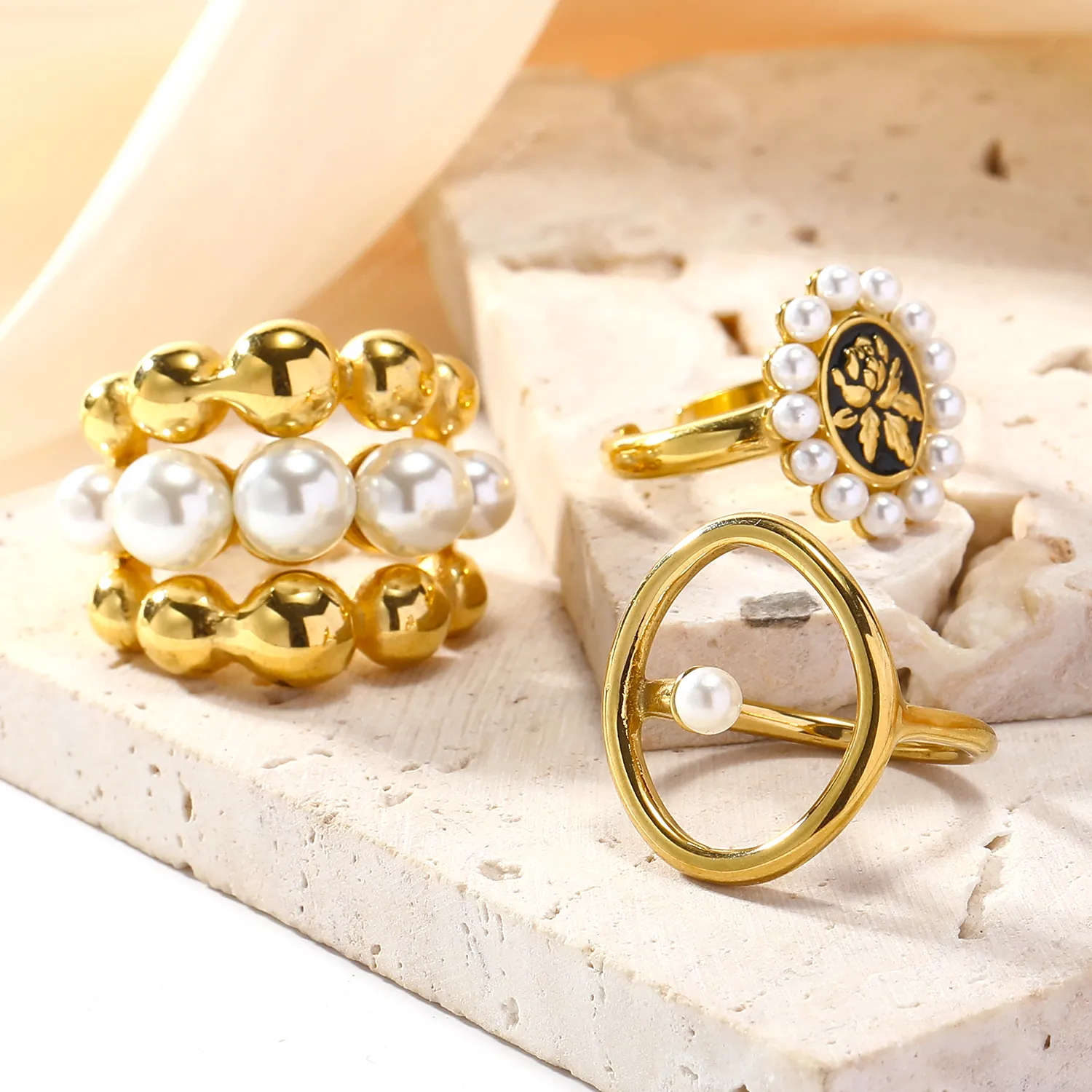 French Style High End Titanium Steel Artificial Pearl Rings For Women Vintage Rose Bee Geometric Finger Jewelry Gift Tarnish Free