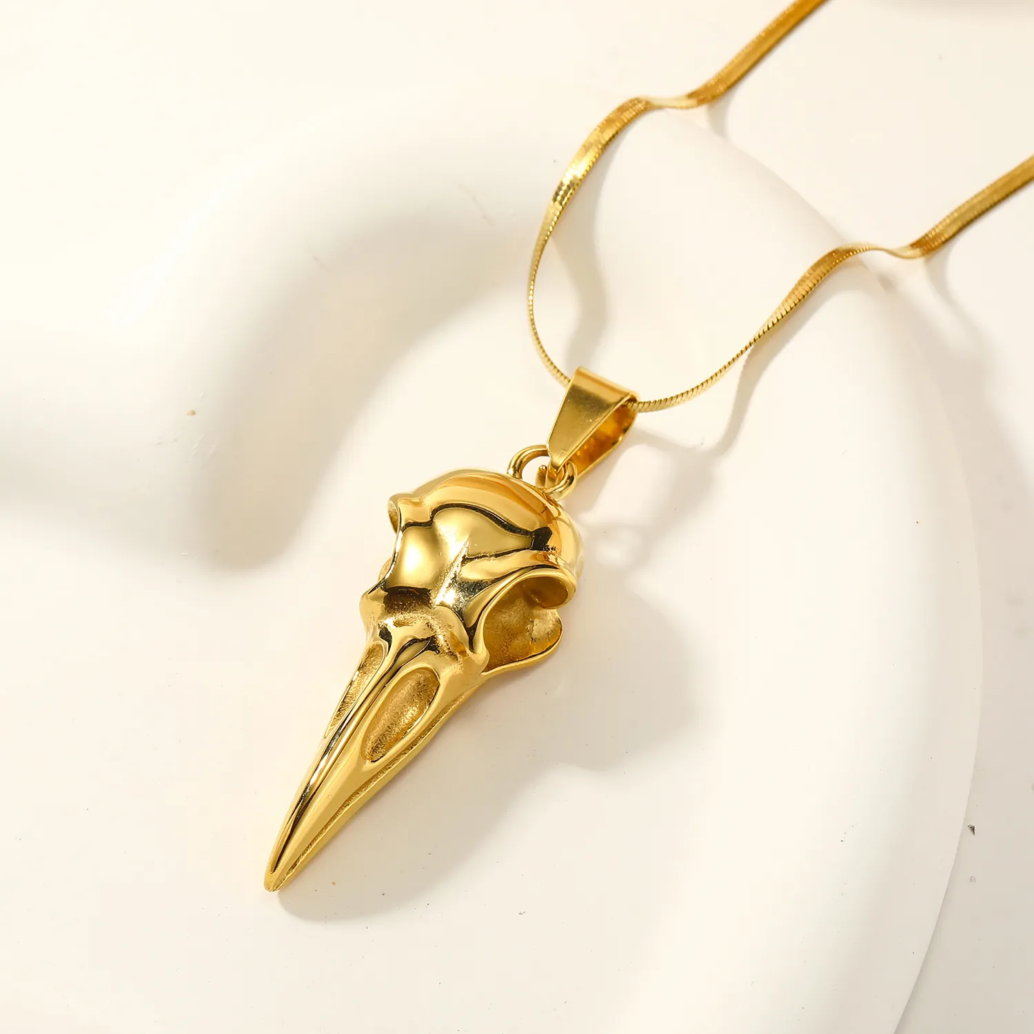 Collier Pendentif Crâne de Corbeau Gothique Halloween Acier Titane Plaqué Or Bijoux Punk pour Hommes Femmes Accessoires de Fête