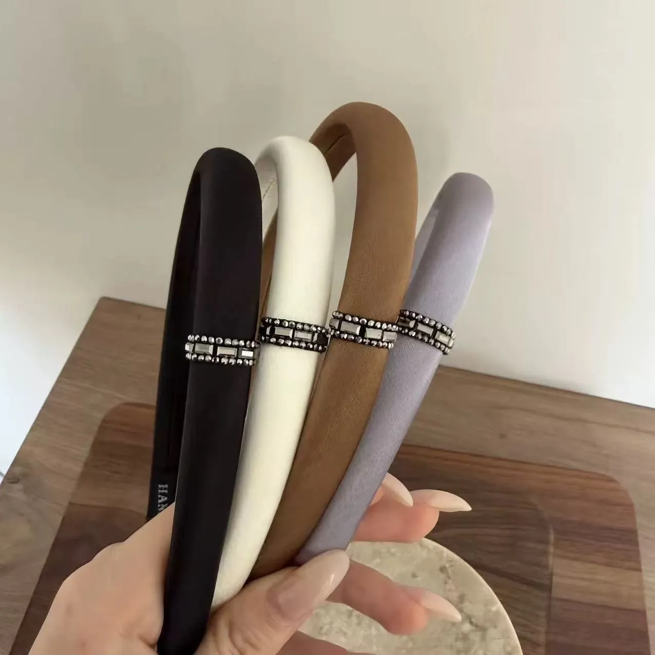 French Vintage Satin Padded Sponge Headband For Women Luxury Rhinestone Buckle Elegant Hair Hoop Hair Accessories