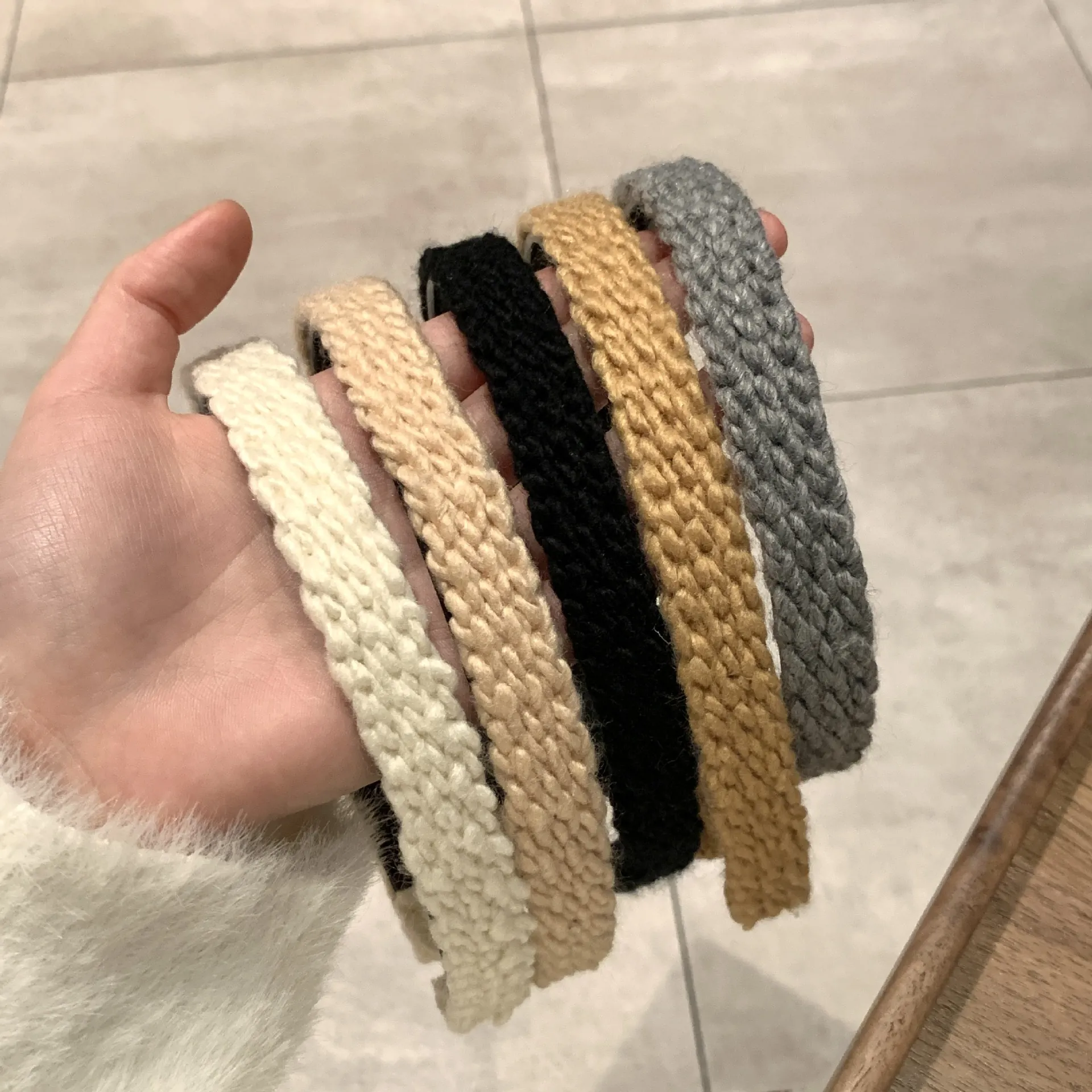 Women Vintage Knitted Yarn Braided Headband Retro Thick Warm Winter Hair Band High Cranial Top Hair Accessory For Daily Style